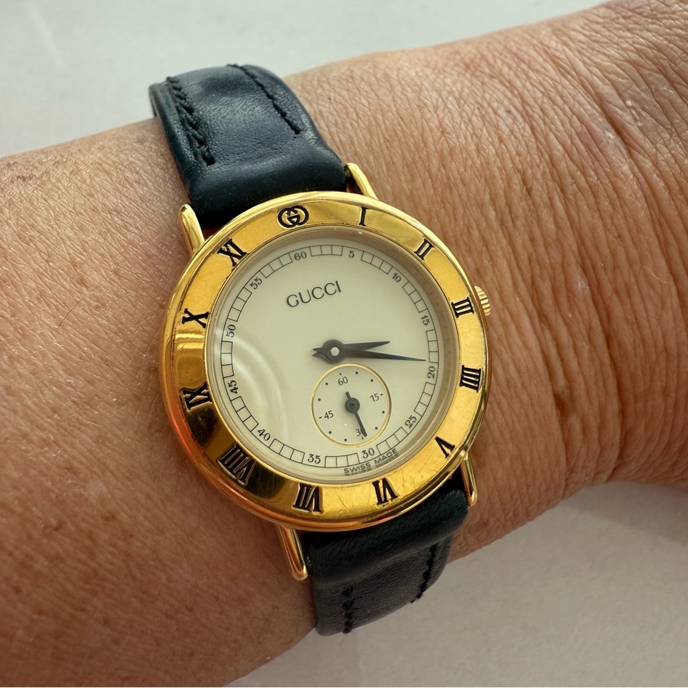Gucci Vintage 1995 Gold and Black Leather Watch